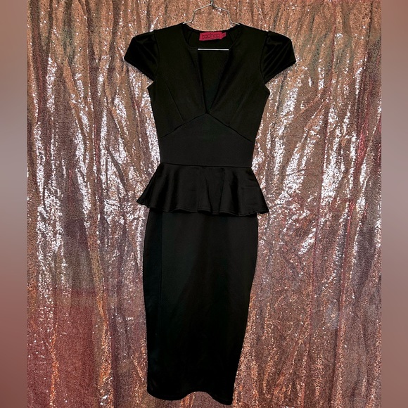Boohoo Cap Sleeve Peplum Midi Black Dress - Picture 7 of 13